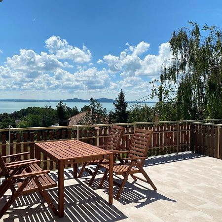 Bacchus Apartman - Borbarlang, Badacsony Badacsonytomaj Bagian luar foto