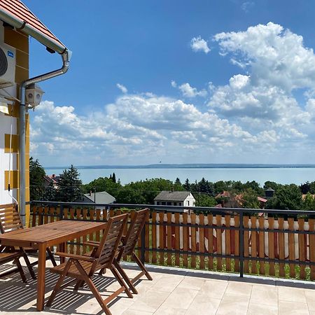 Bacchus Apartman - Borbarlang, Badacsony Badacsonytomaj Bagian luar foto
