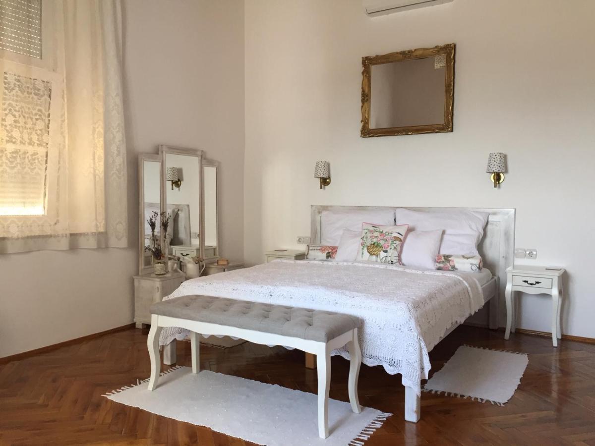 Bacchus Apartman - Borbarlang, Badacsony Badacsonytomaj Bagian luar foto