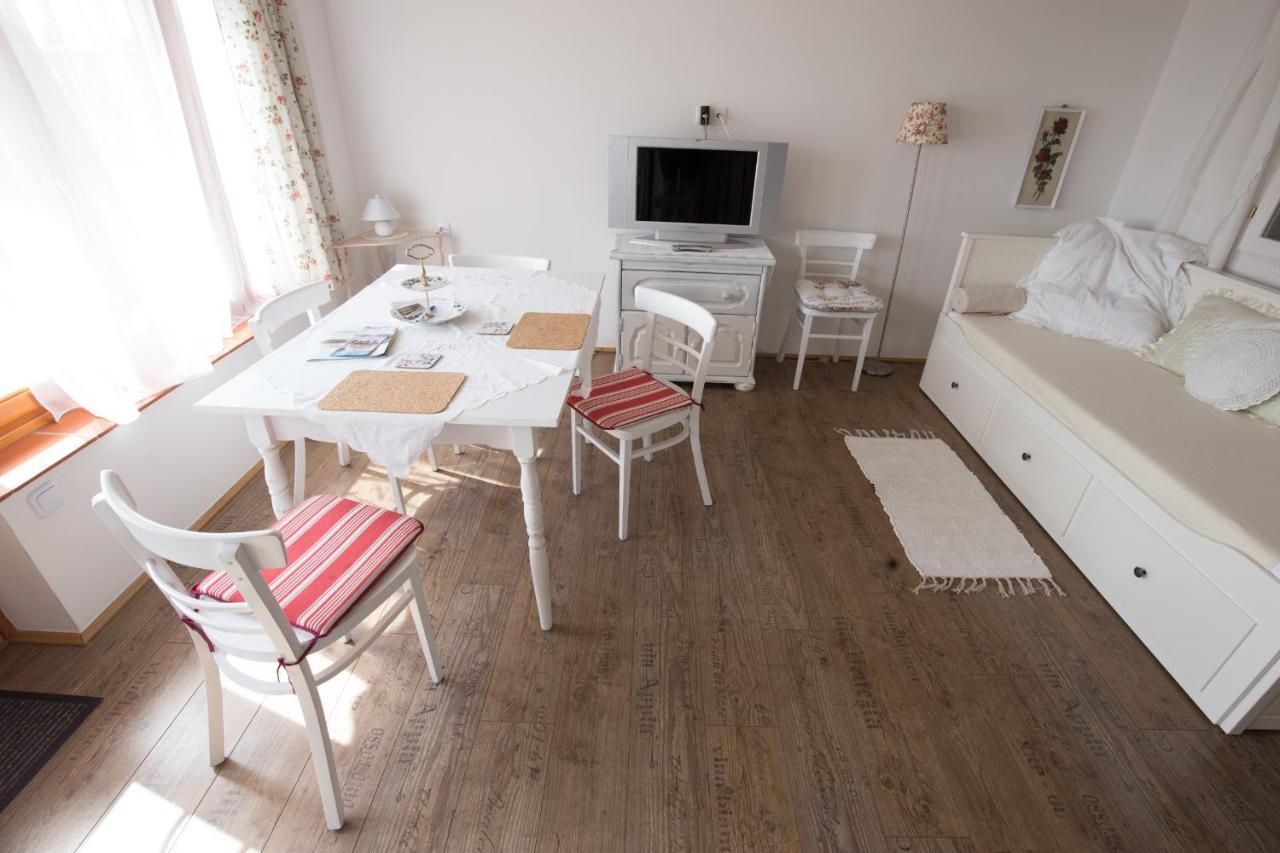Bacchus Apartman - Borbarlang, Badacsony Badacsonytomaj Bagian luar foto