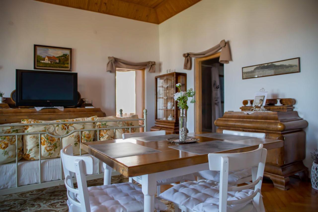 Bacchus Apartman - Borbarlang, Badacsony Badacsonytomaj Bagian luar foto
