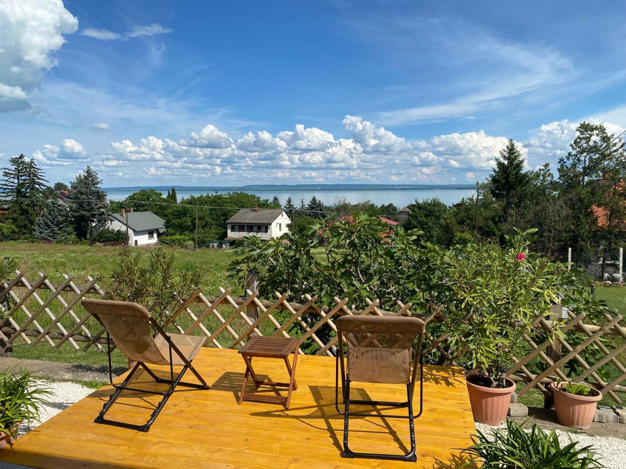 Bacchus Apartman - Borbarlang, Badacsony Badacsonytomaj Bagian luar foto