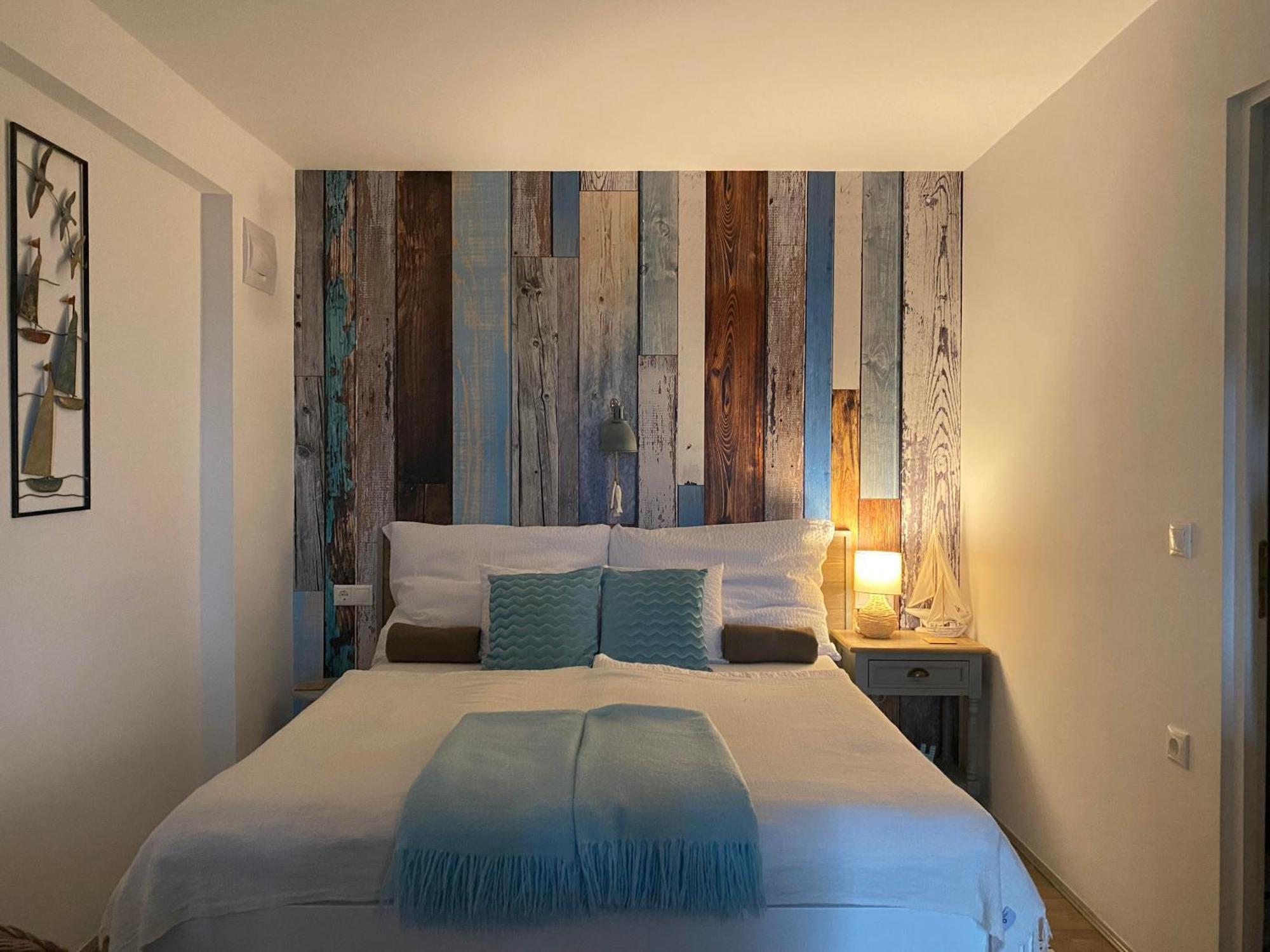 Bacchus Apartman - Borbarlang, Badacsony Badacsonytomaj Bagian luar foto