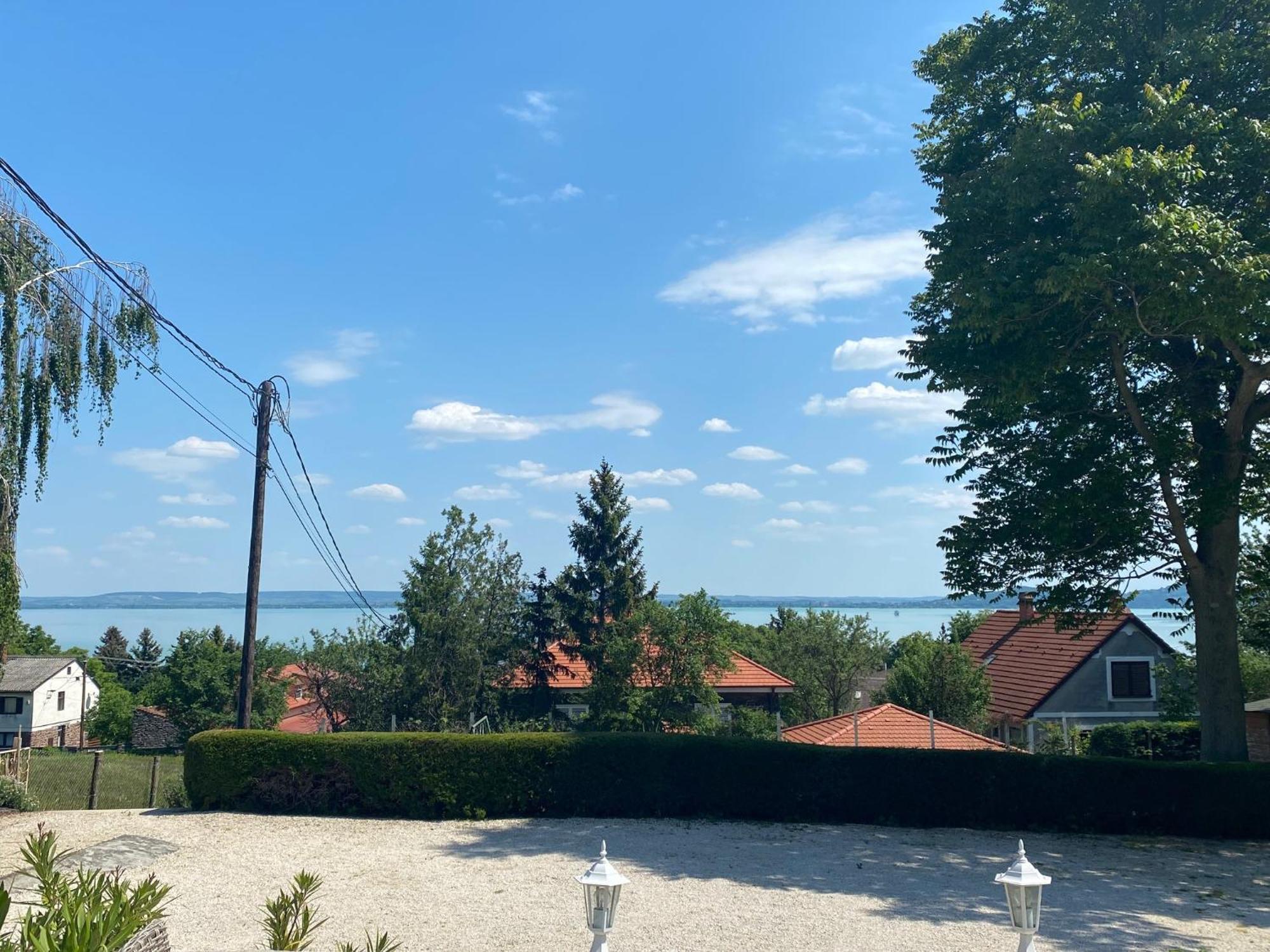 Bacchus Apartman - Borbarlang, Badacsony Badacsonytomaj Bagian luar foto