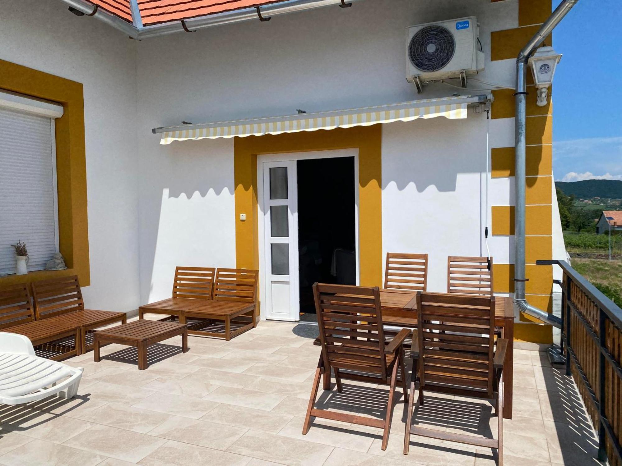 Bacchus Apartman - Borbarlang, Badacsony Badacsonytomaj Bagian luar foto