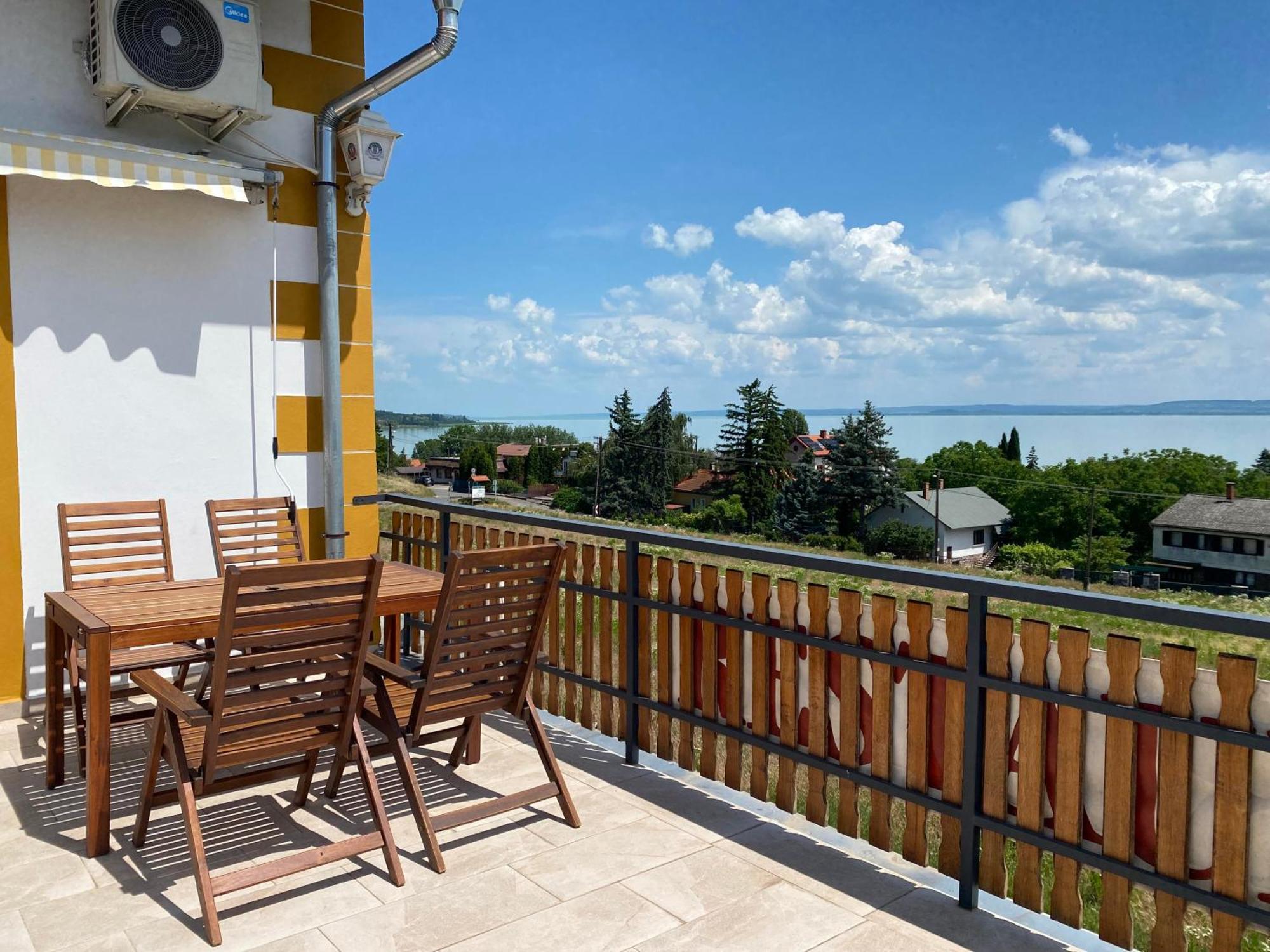 Bacchus Apartman - Borbarlang, Badacsony Badacsonytomaj Bagian luar foto