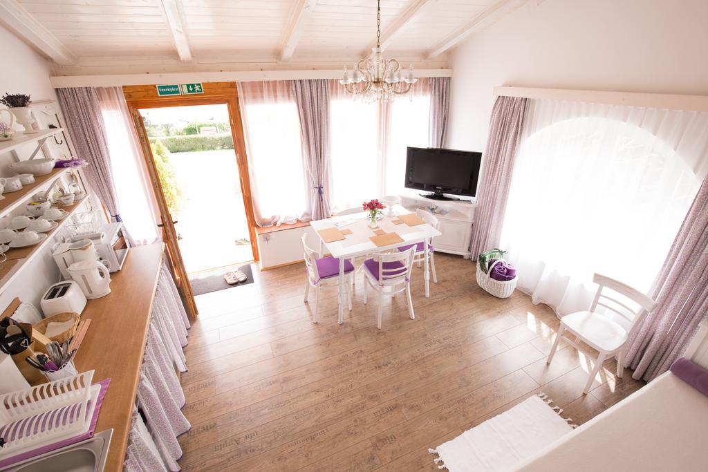 Bacchus Apartman - Borbarlang, Badacsony Badacsonytomaj Bagian luar foto