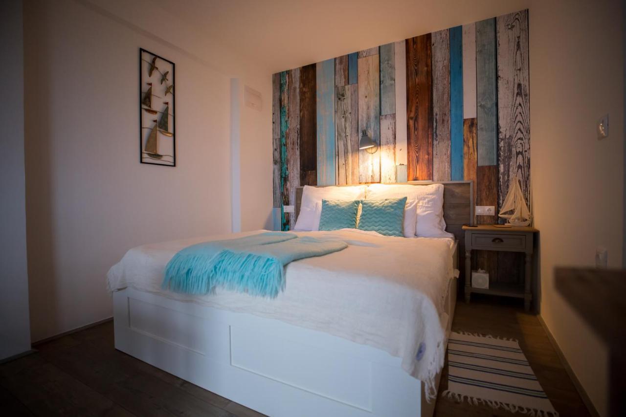 Bacchus Apartman - Borbarlang, Badacsony Badacsonytomaj Bagian luar foto