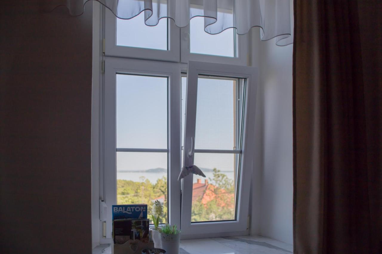 Bacchus Apartman - Borbarlang, Badacsony Badacsonytomaj Bagian luar foto